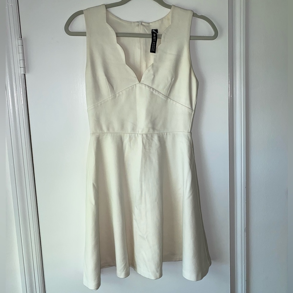 Women’s White A - Line Graduation Dress Small Sleeveless V Neck